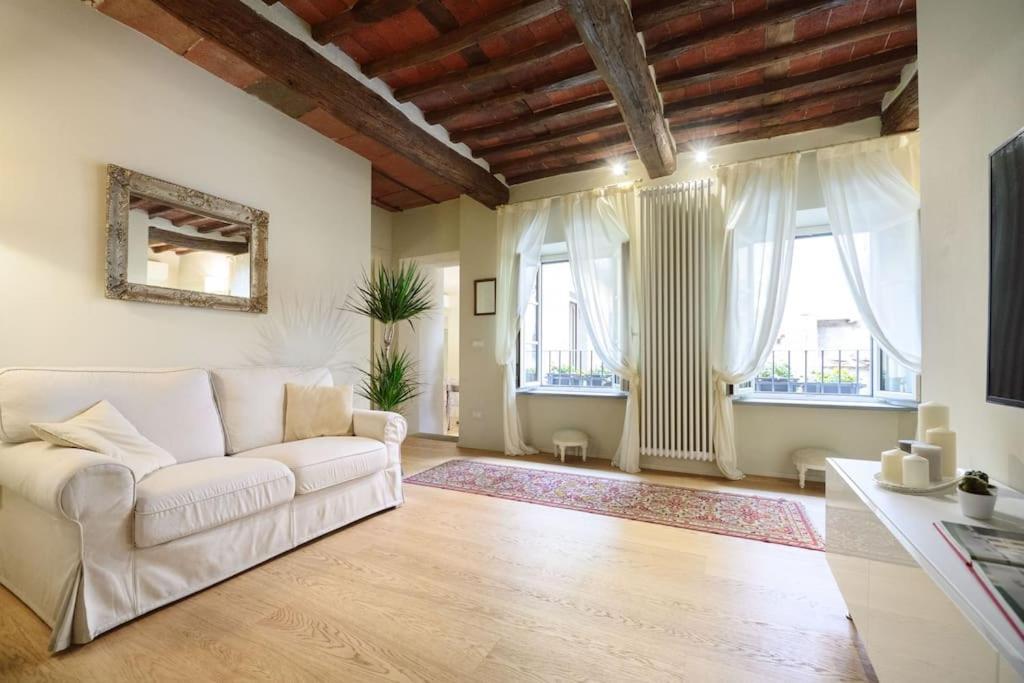 Corte Paolina - Charming Courtyard Inside Lucca Bagian luar foto
