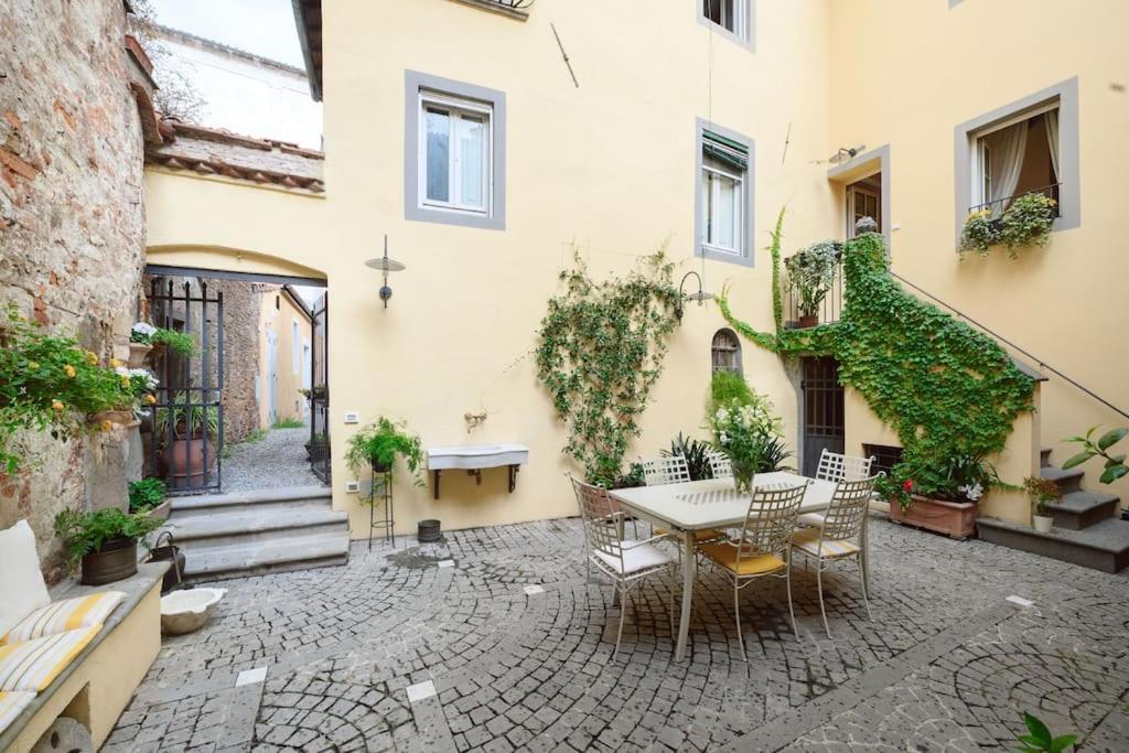 Corte Paolina - Charming Courtyard Inside Lucca Bagian luar foto