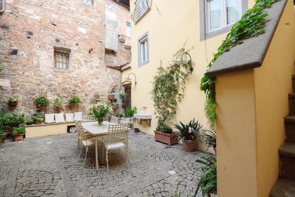 Corte Paolina - Charming Courtyard Inside Lucca Bagian luar foto