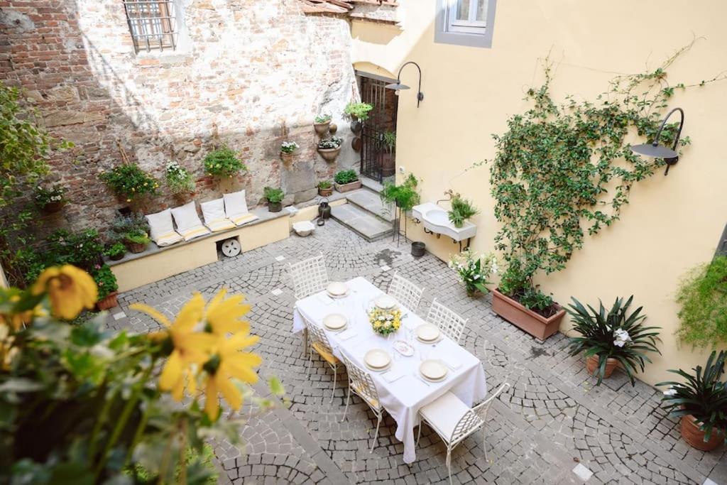 Corte Paolina - Charming Courtyard Inside Lucca Bagian luar foto